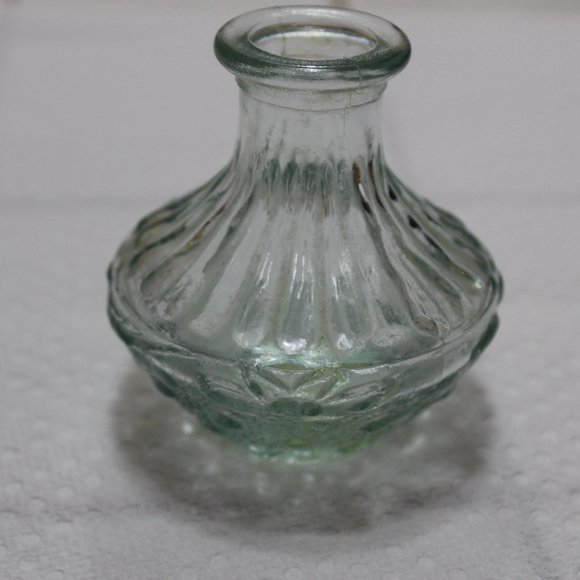 Authentic Recycled Glass Mini Bottles Textured Green Set of 3 Made in Spain - Picture 10 of 11